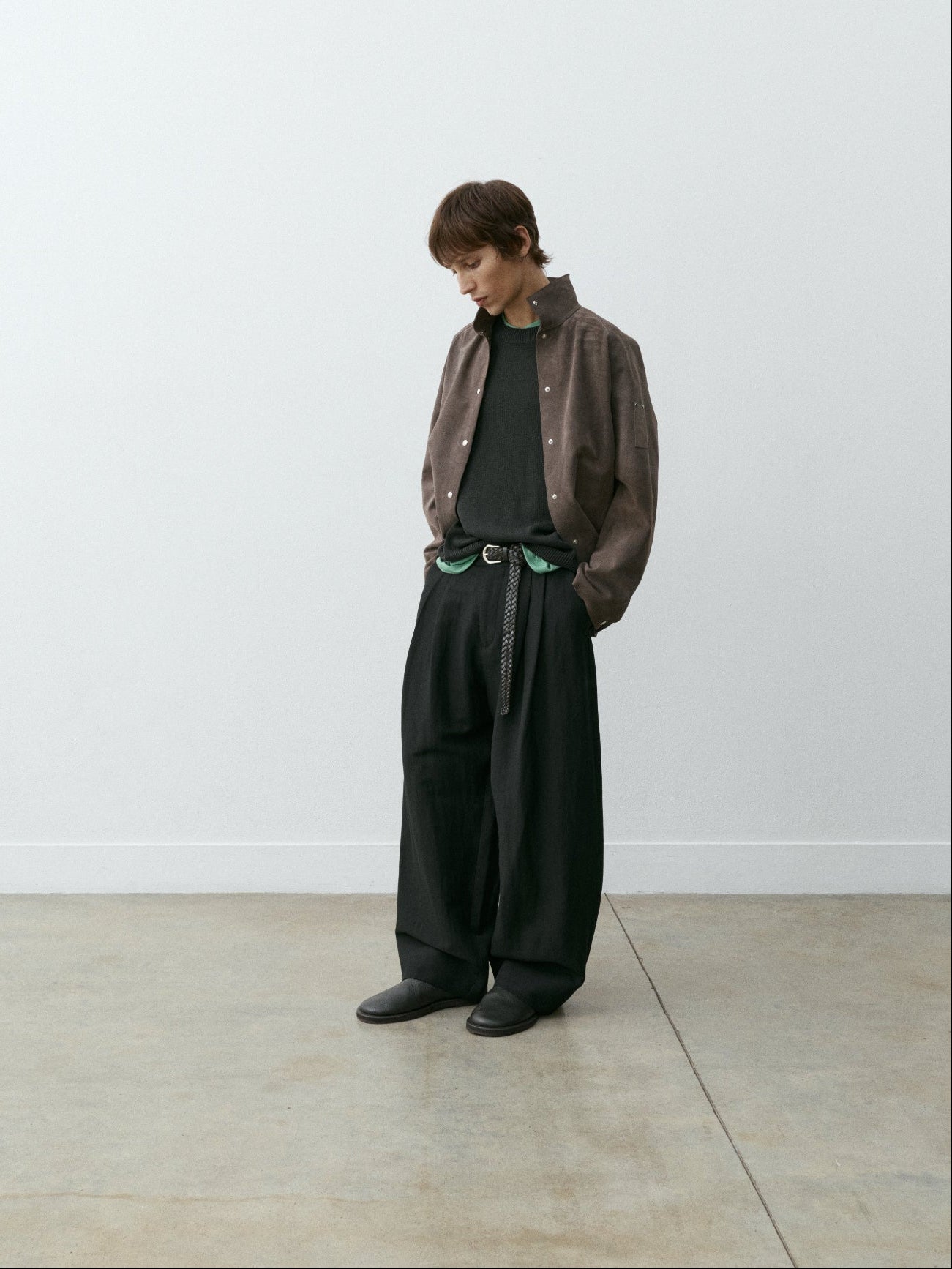 Line Tailored Linen Pant in Black