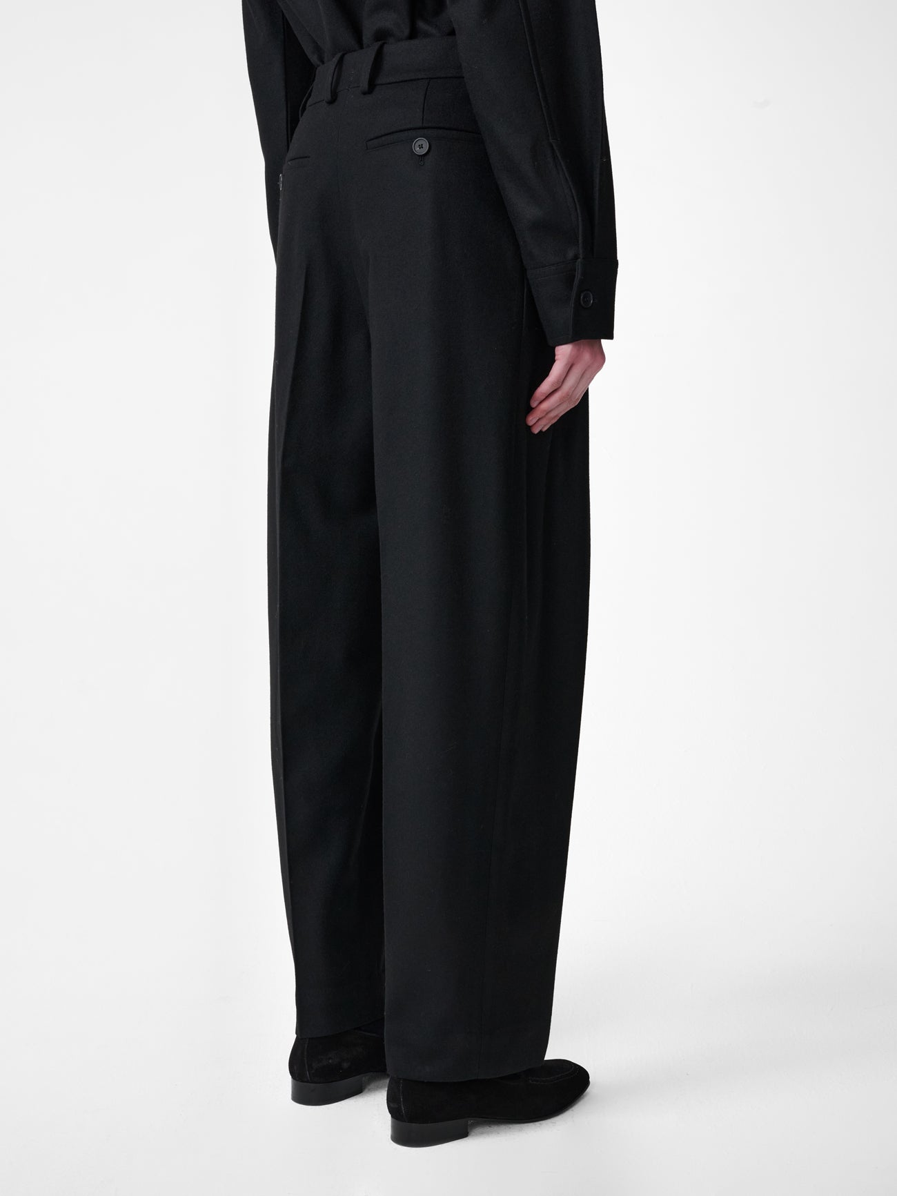 Sperro Wool Tailored Pant in Black