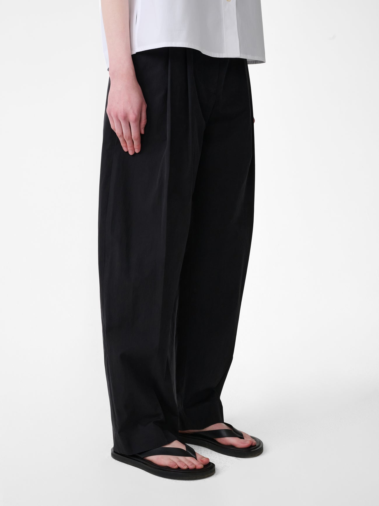 Sperro Cotton Tailored Pant in Black
