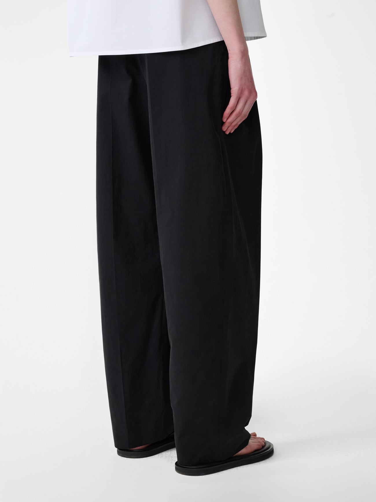 Sperro Cotton Tailored Pant in Black