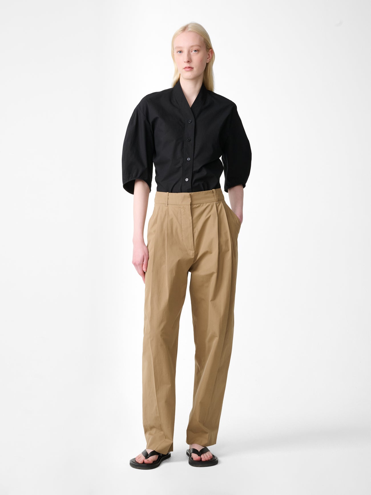 Sperro Cotton Tailored Pant in Chino