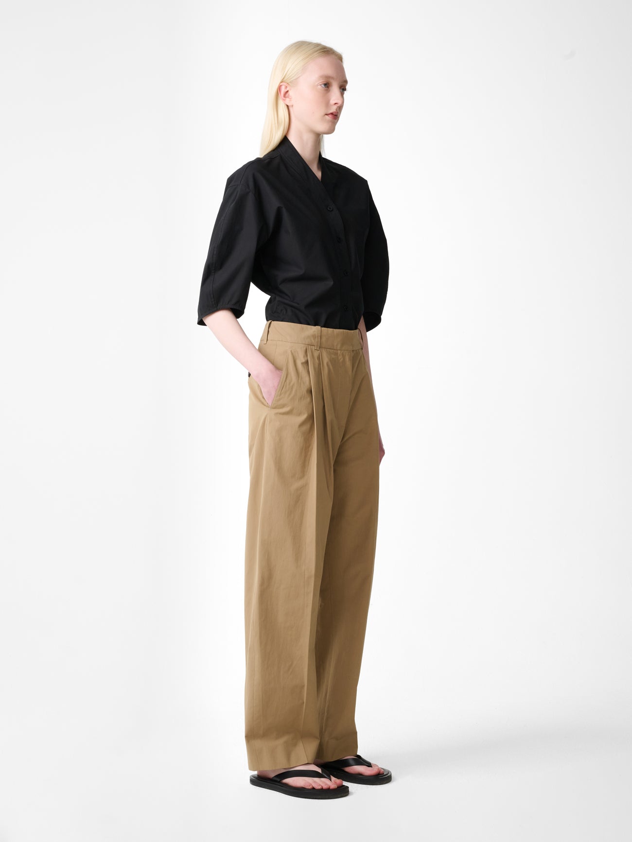 Sperro Cotton Tailored Pant in Chino