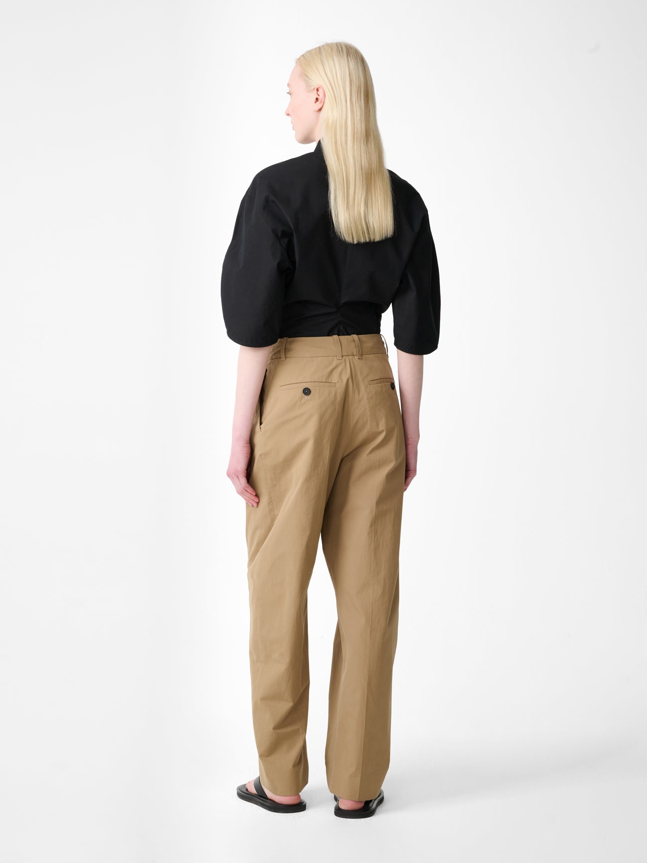 Sperro Cotton Tailored Pant in Chino