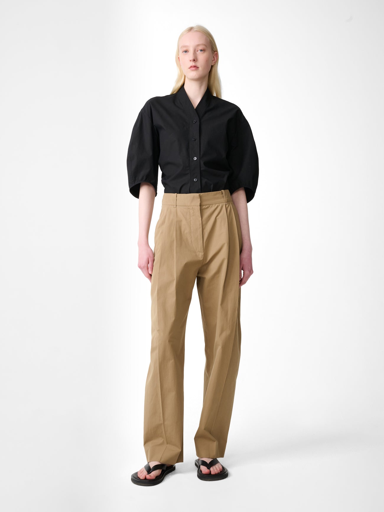 Sperro Cotton Tailored Pant in Chino