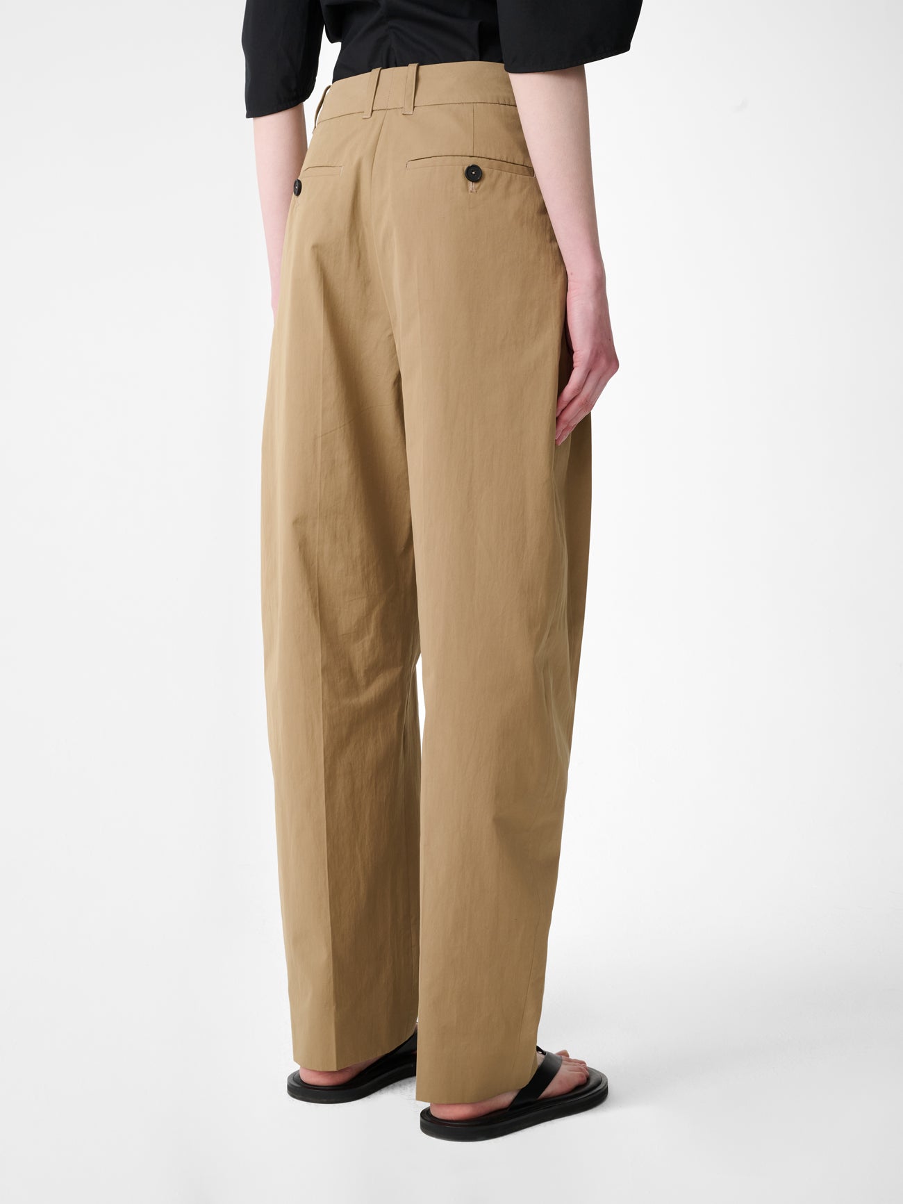 Sperro Cotton Tailored Pant in Chino