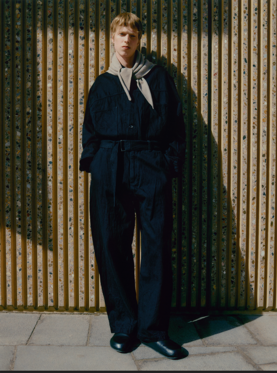 Trigon Scarf in Darkest Navy – Studio Nicholson