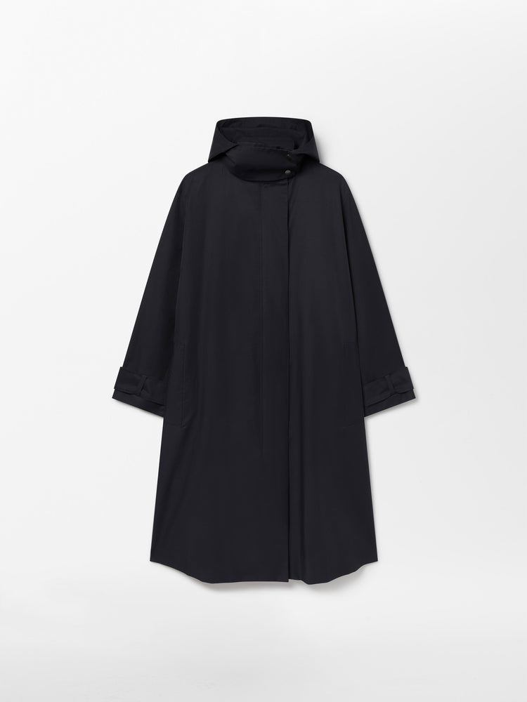 Tana Coat in Darkest Navy