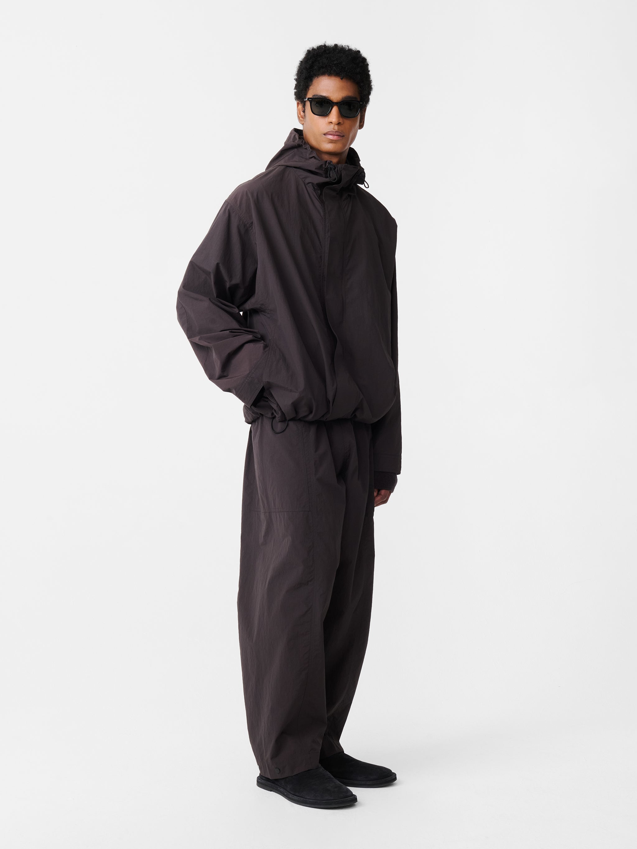 Timon Anorak in Espresso – Studio Nicholson
