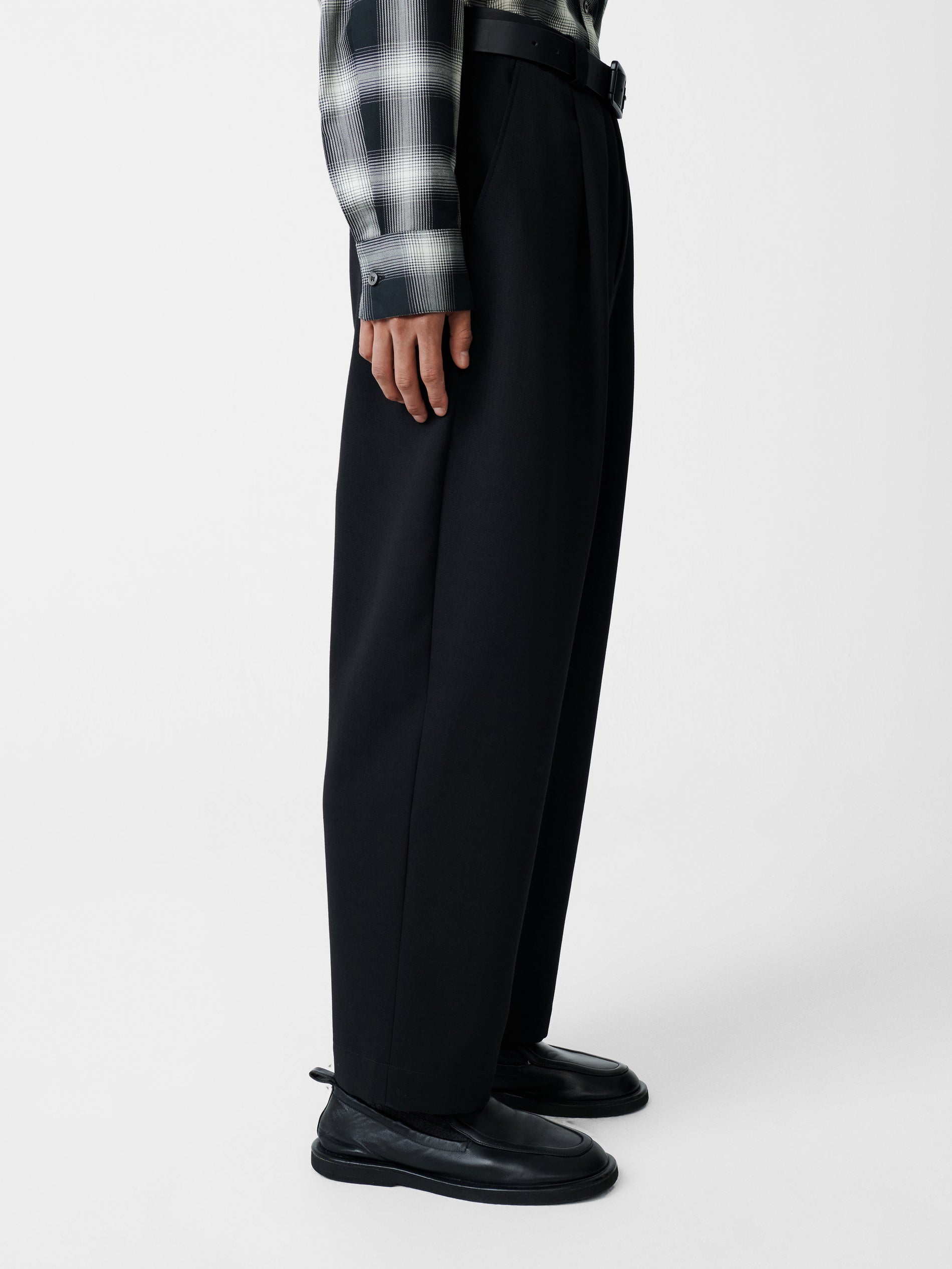 Tuck Pant in Black - Studio Nicholson