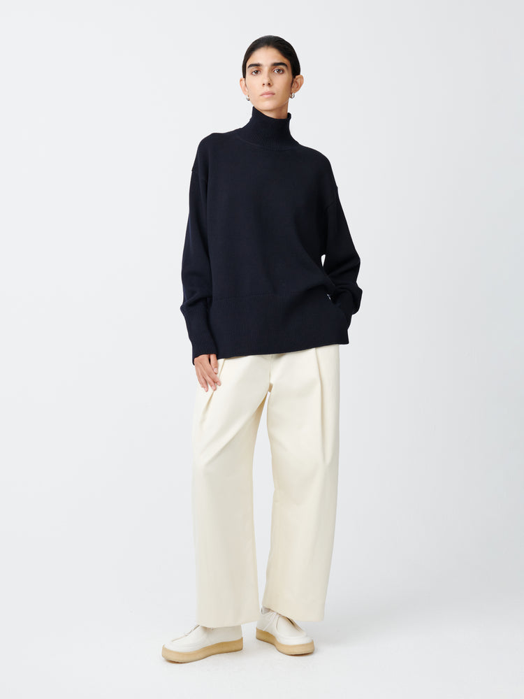 Viere Knit in Dark Navy