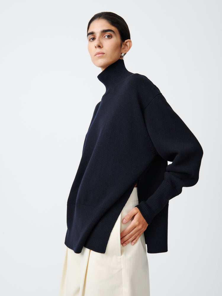 Viere Knit in Dark Navy