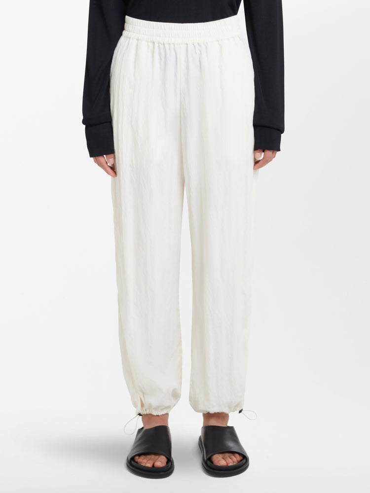 Gia Textured Viscose Pant in Parchment
