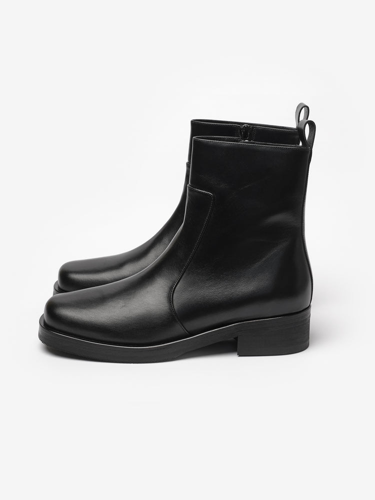 Men's Square Boot in Black