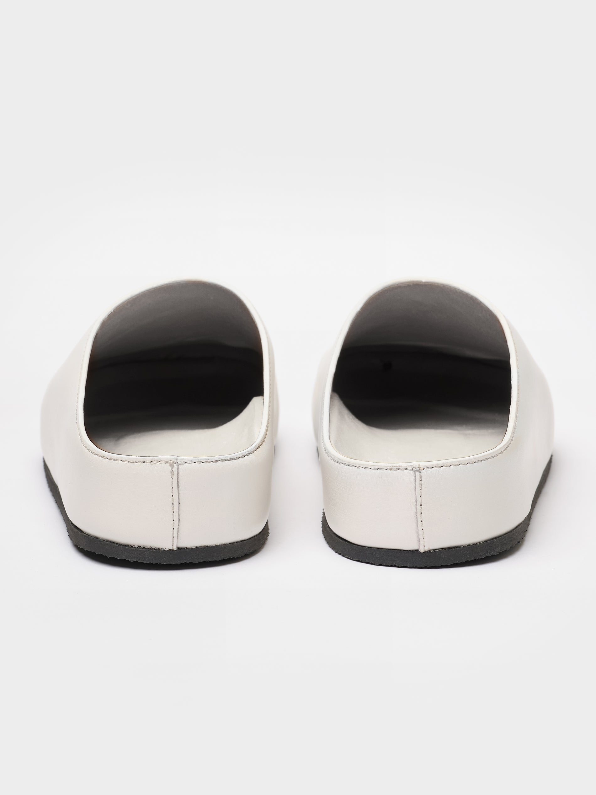 Men's Wearing Clog in Milk