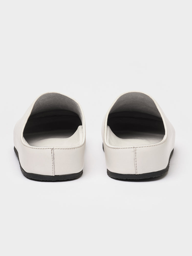 Women's Wearing Clog in Milk