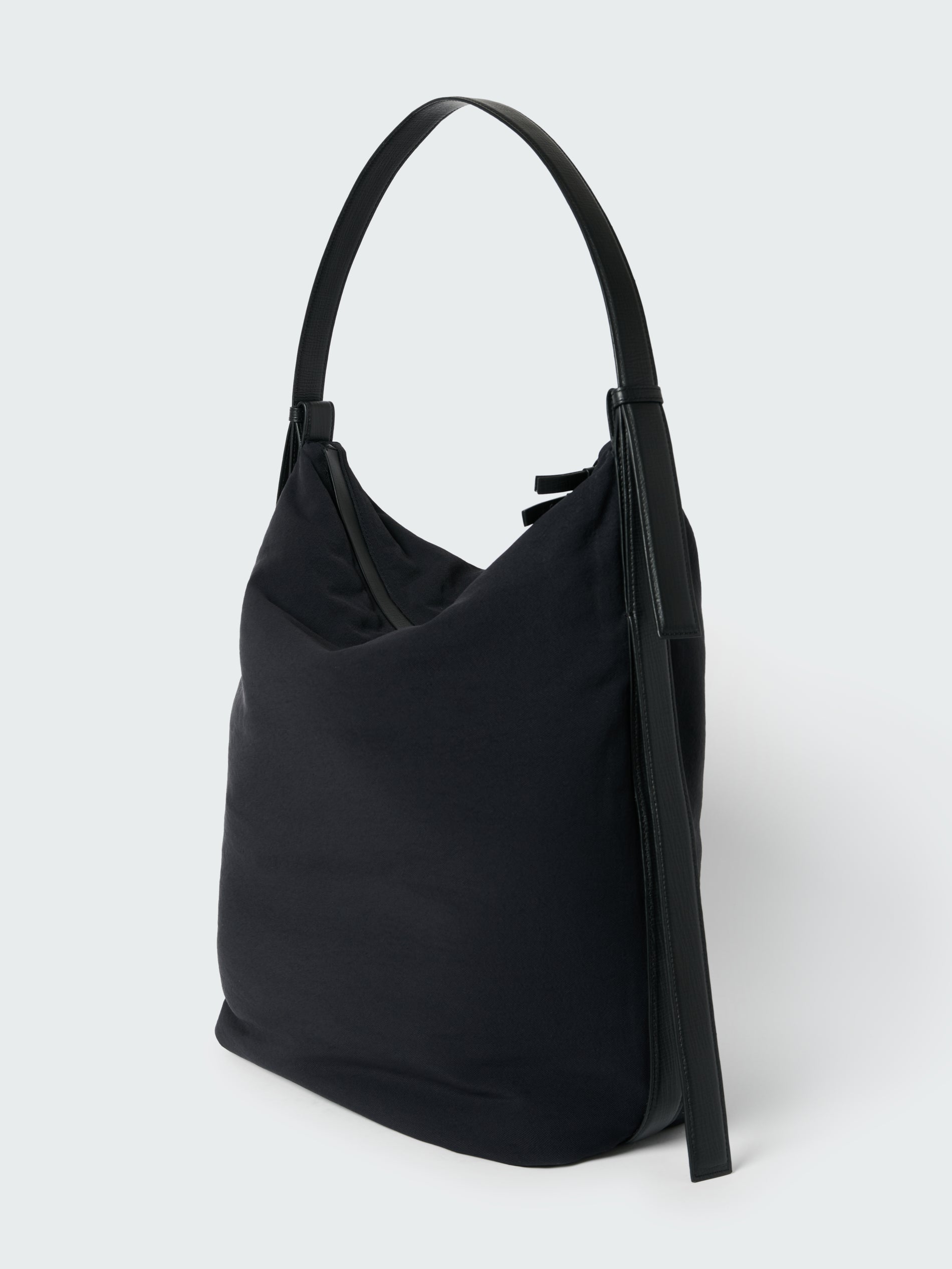 Airport Bag Medium in Black - Studio Nicholson