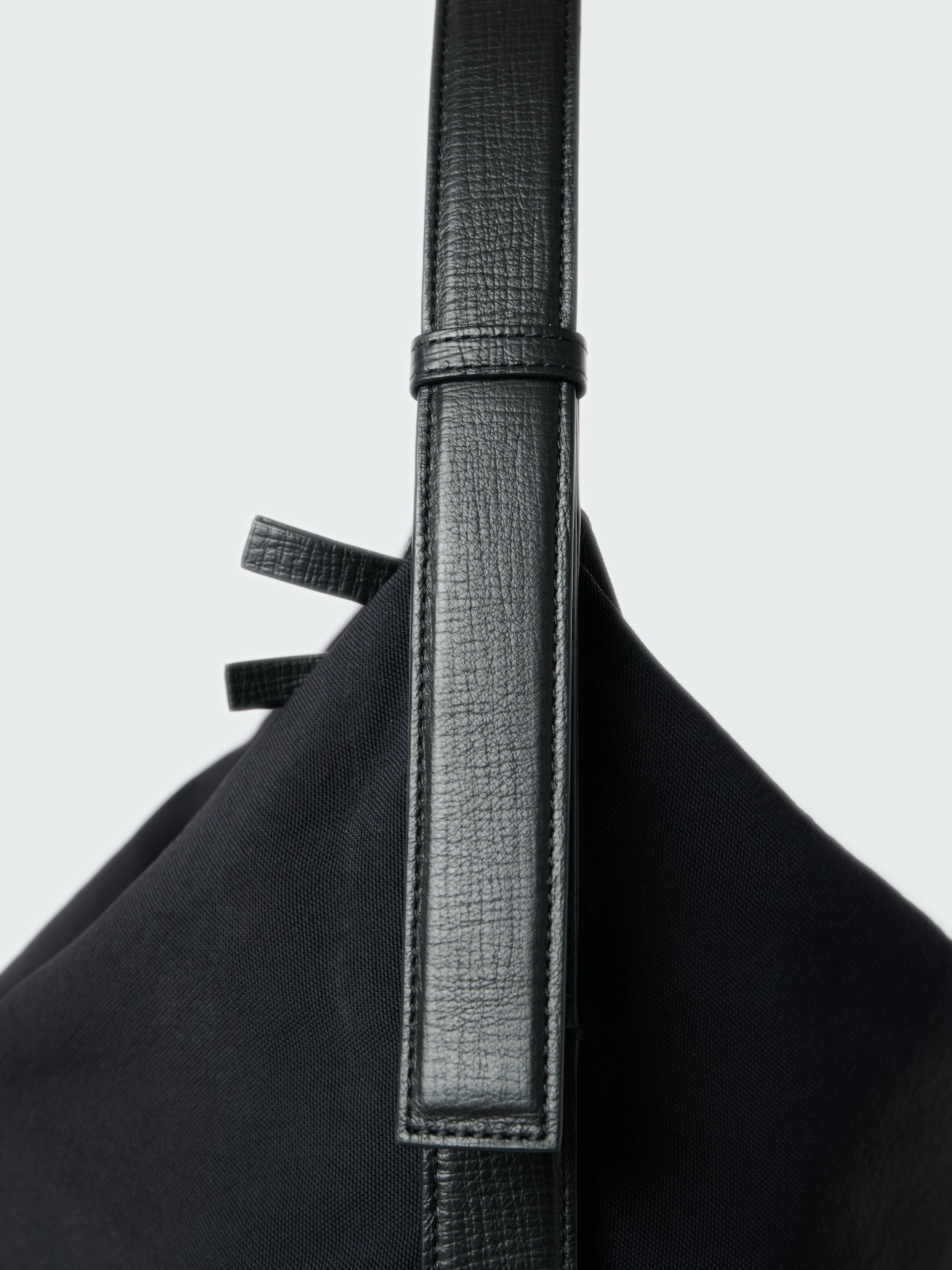 Airport Bag Medium in Black - Studio Nicholson