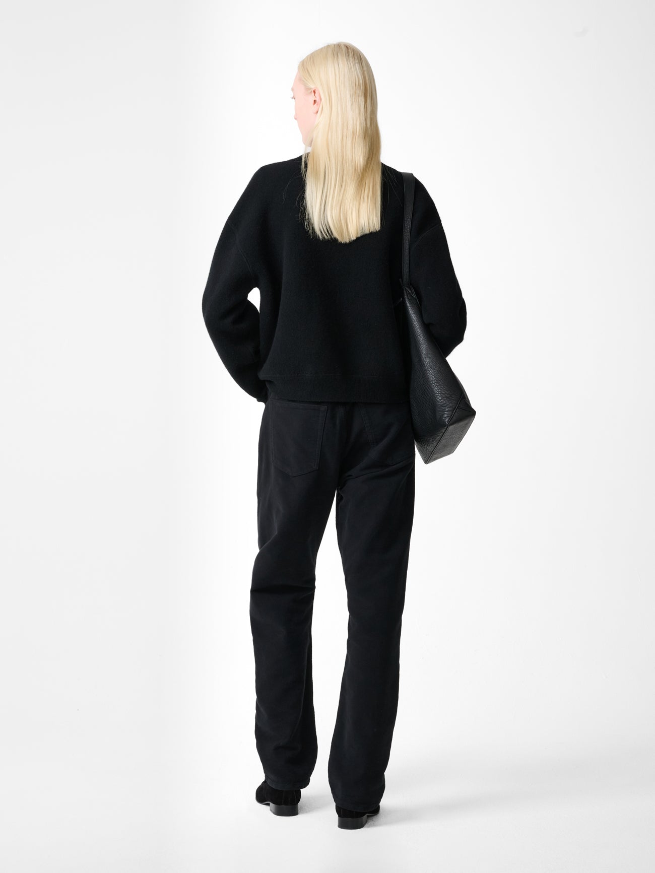 Arvine Cardigan in Black