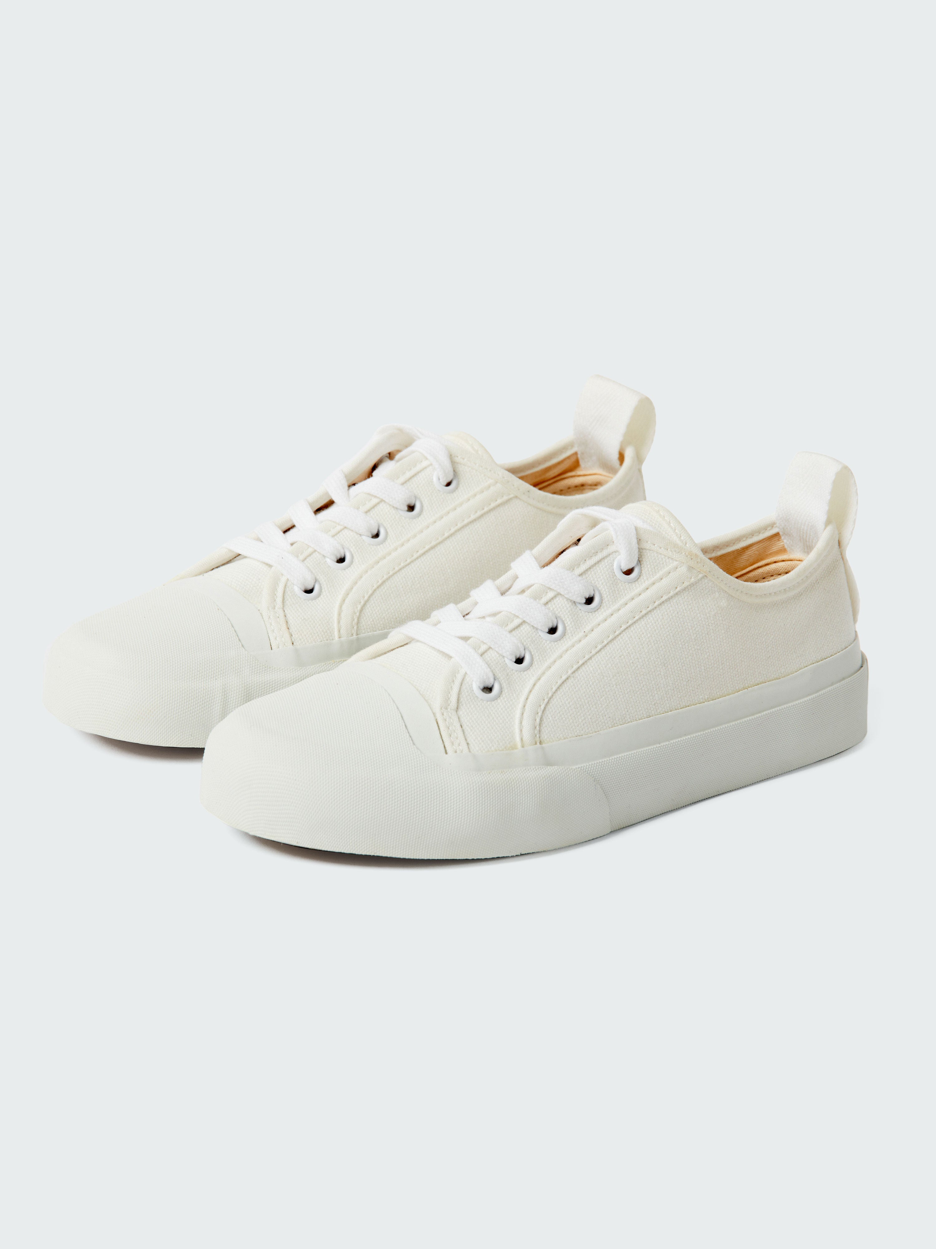 Byrd Canvas Shoe
