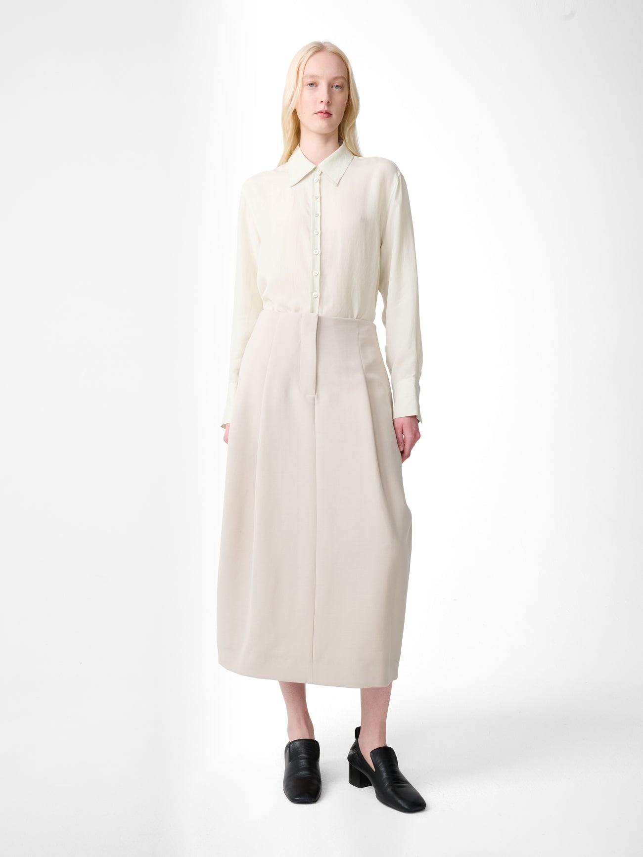 Carson Wool Skirt in Putty