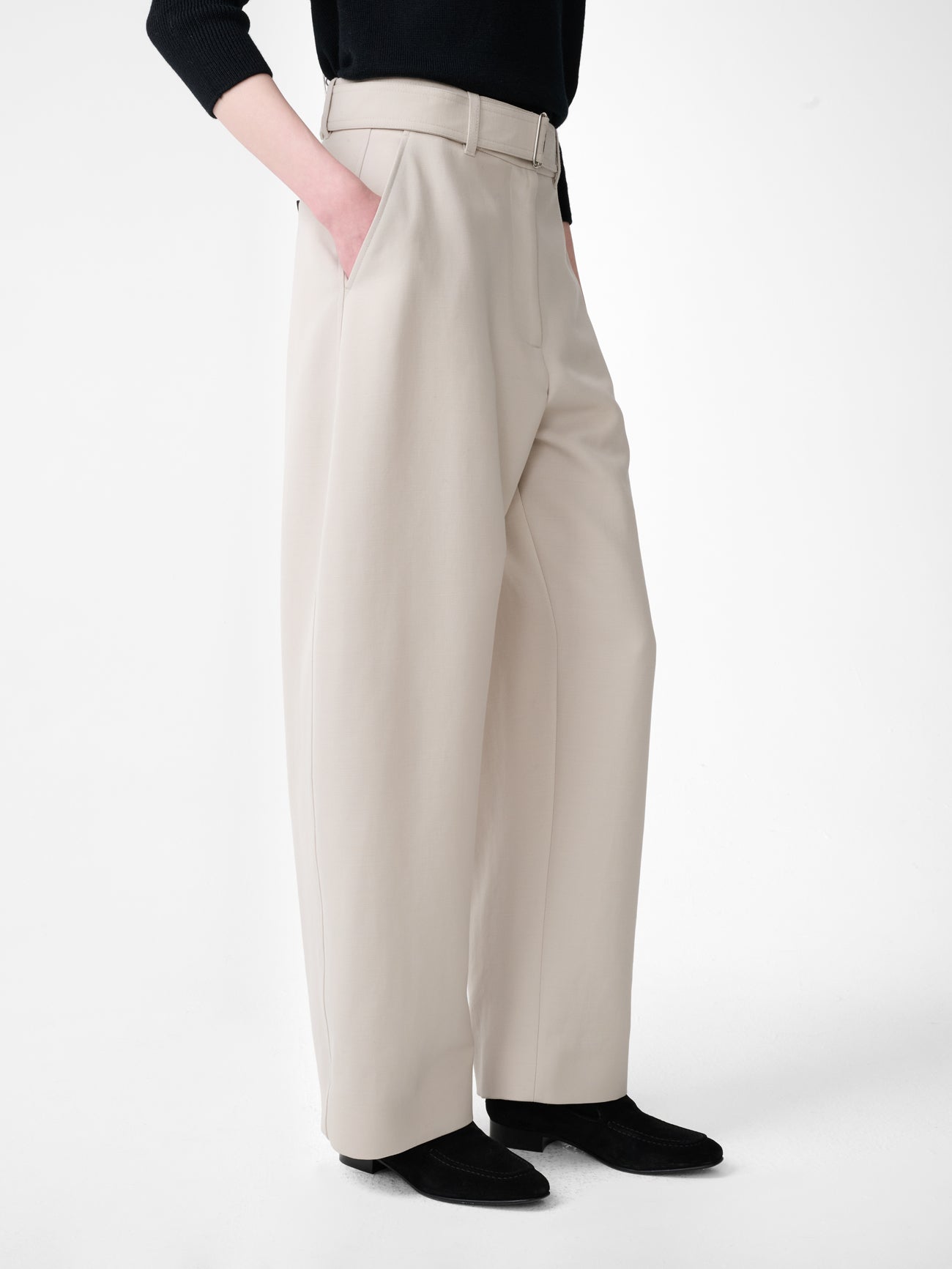 Chatto Wool Belted Pant in Putty