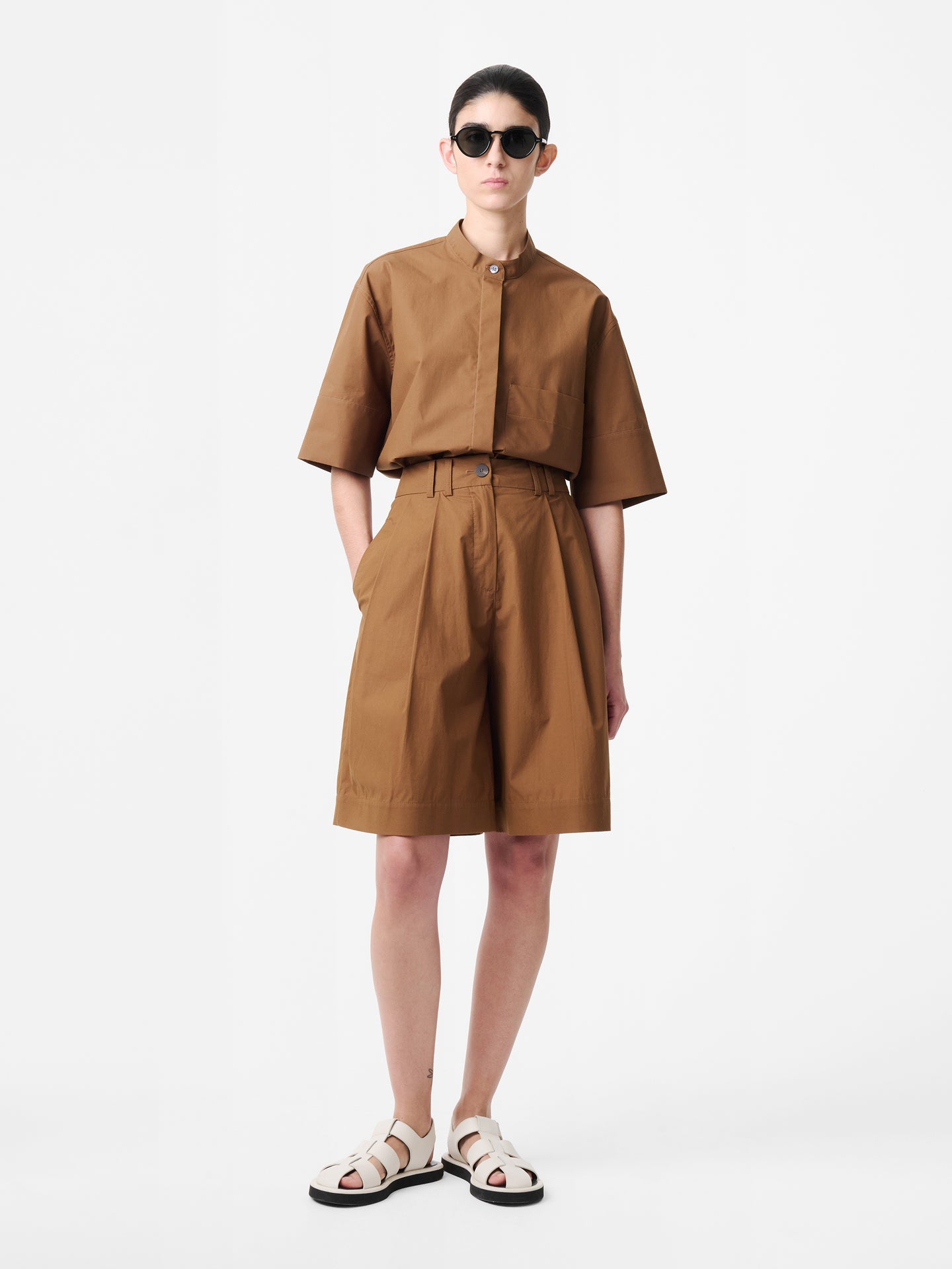 Cito Short in Almond