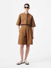 Cito Short in Almond