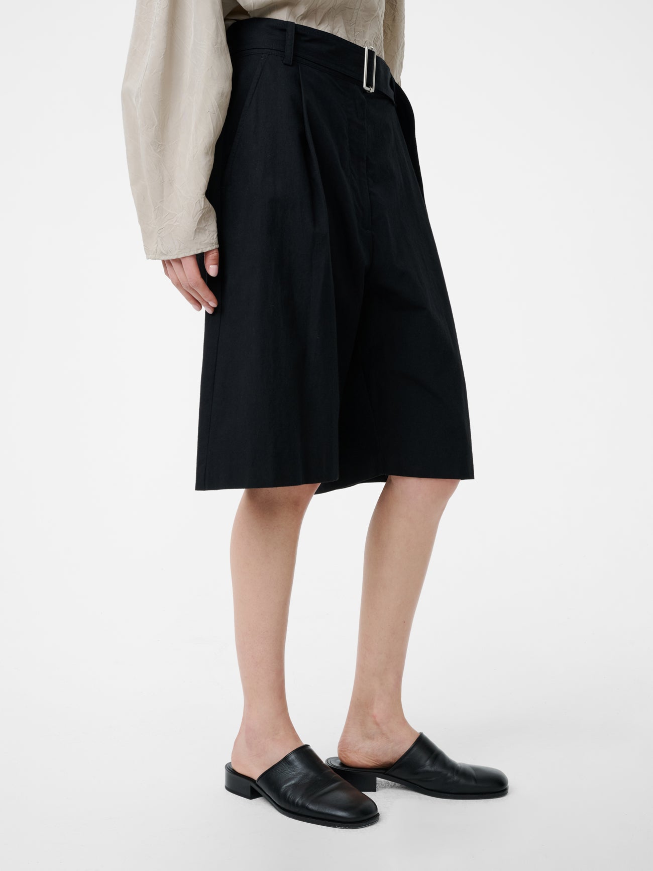 Creon Short in Black - Studio Nicholson