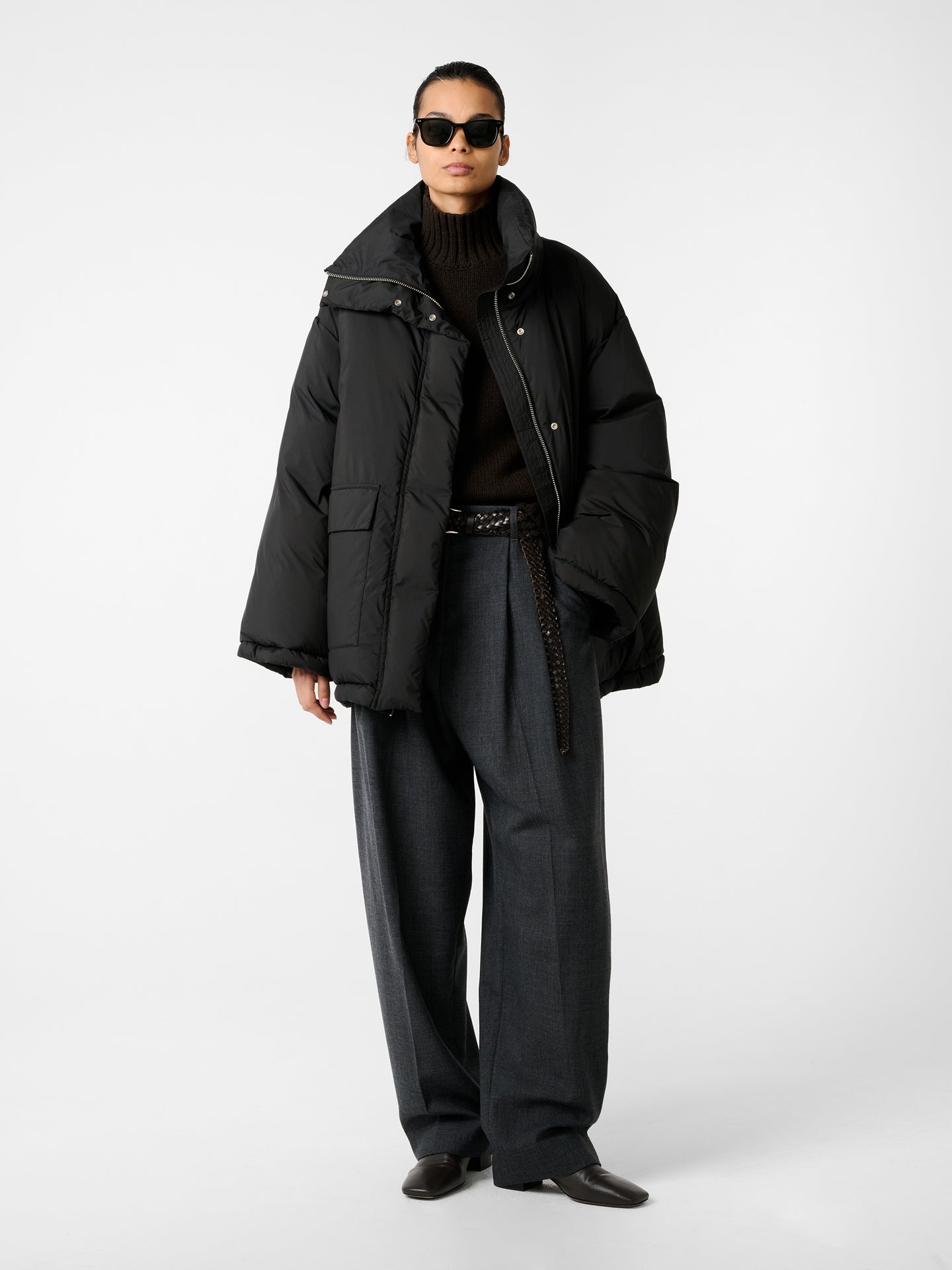Elk Puffer Jacket in Black