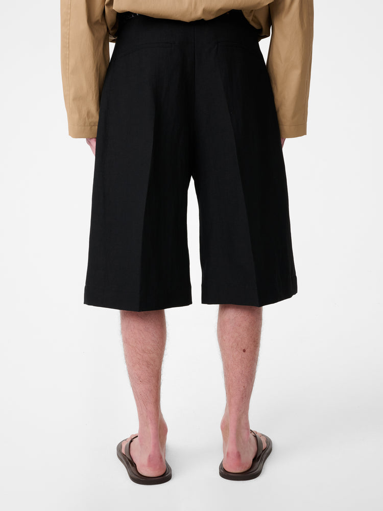Fowld Linen Short in Black