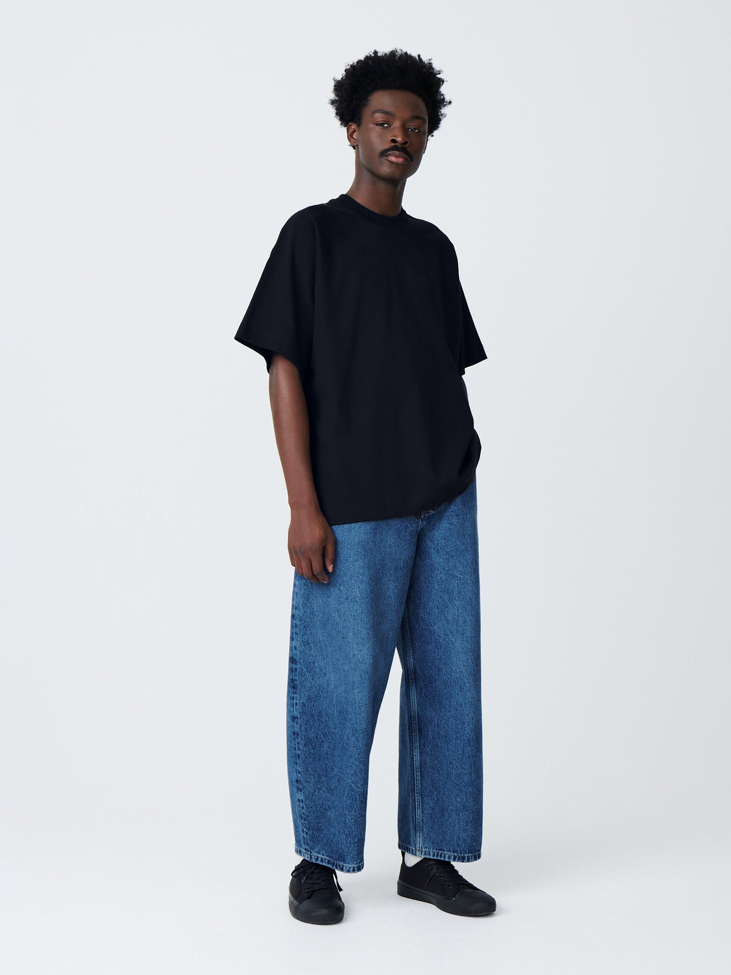 Harlow T-shirt in Darkest Navy