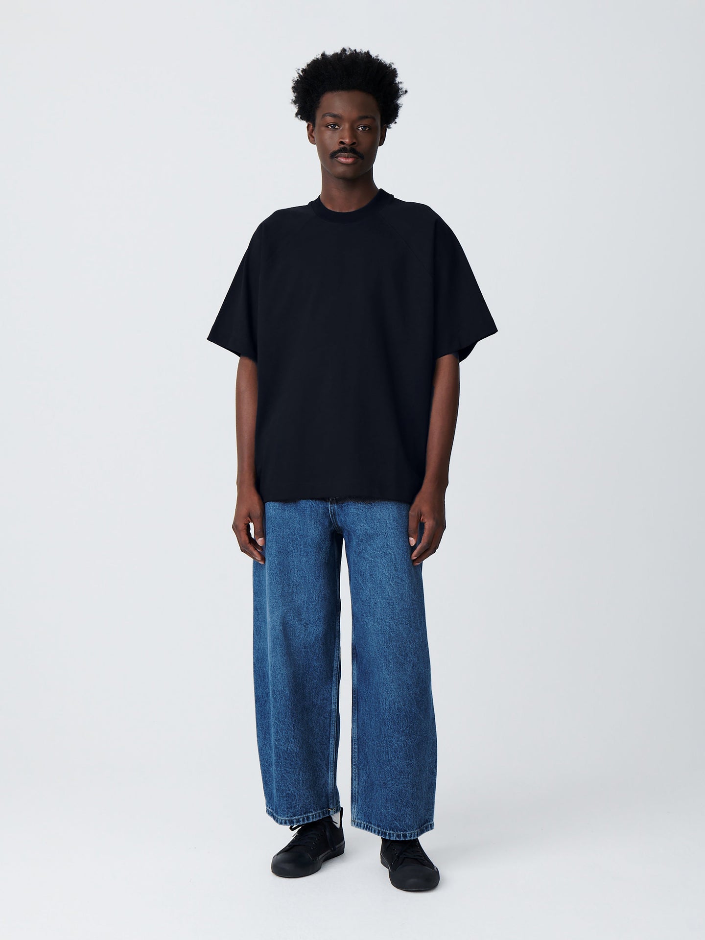 Harlow T-shirt in Darkest Navy
