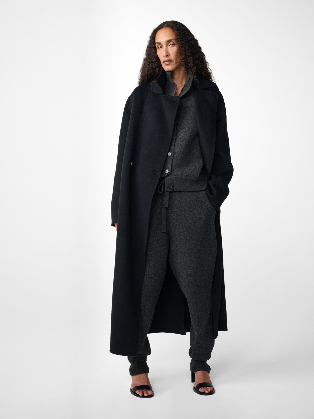 Karlin Drawstring Pant in Charcoal