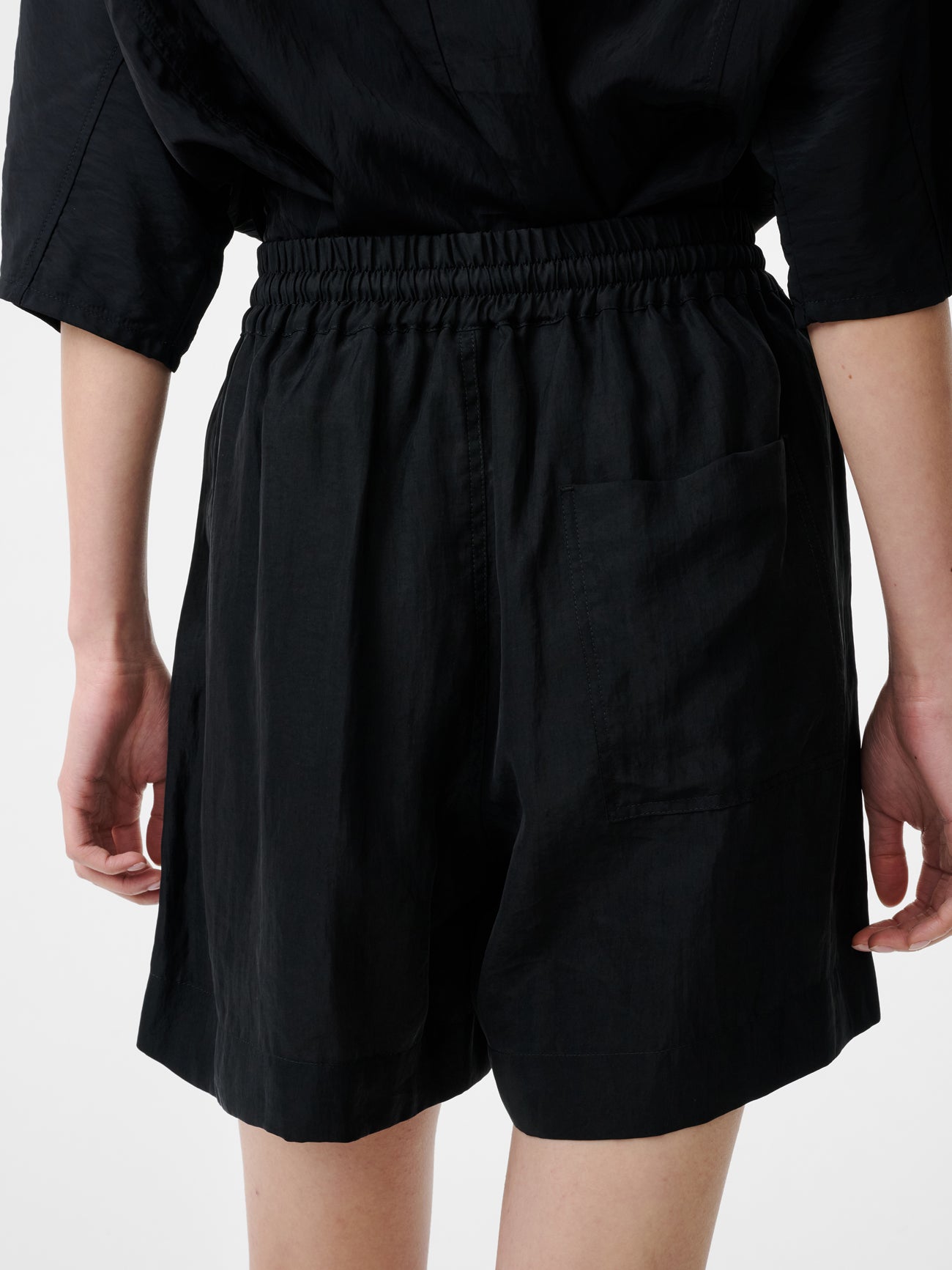 Karya Twill Short in Black - Studio Nicholson