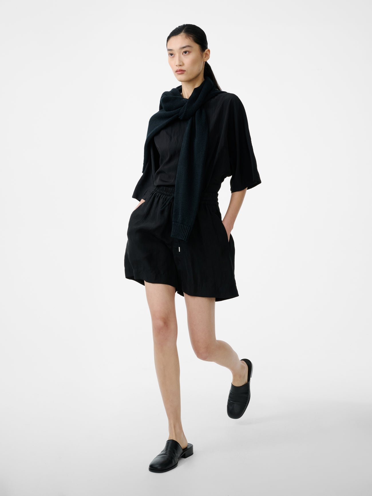 Karya Twill Short in Black - Studio Nicholson