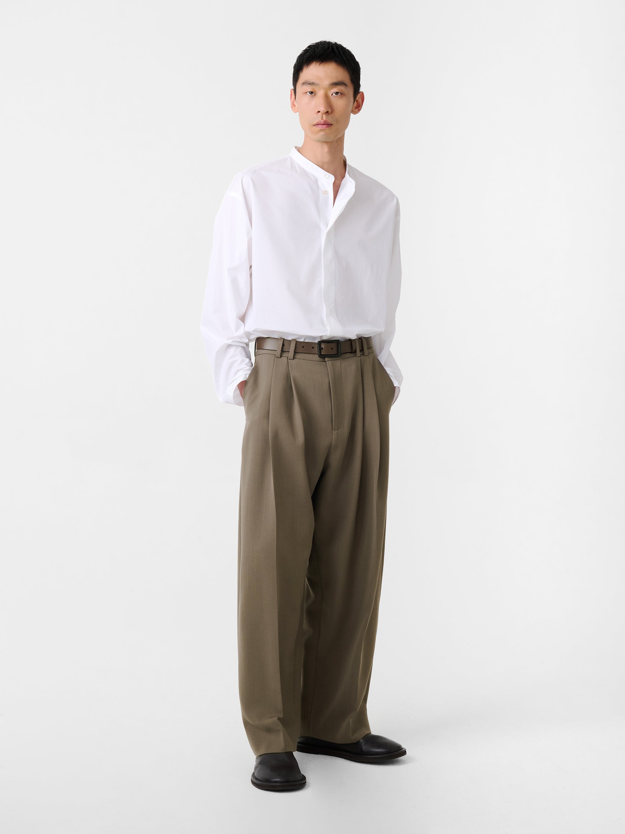 ショートパンツ STUDIO NICHOLSON Women Straight Pants KARYASNW1635PARCHMENT STUDIO NICHOLSON - 【残りわずか】Deep Pleat Volume Pant