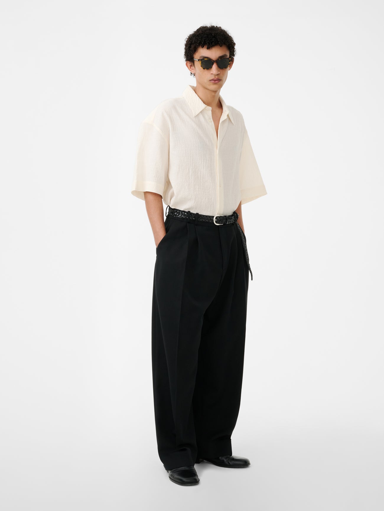 MEN'S PLEATED TROUSERS
