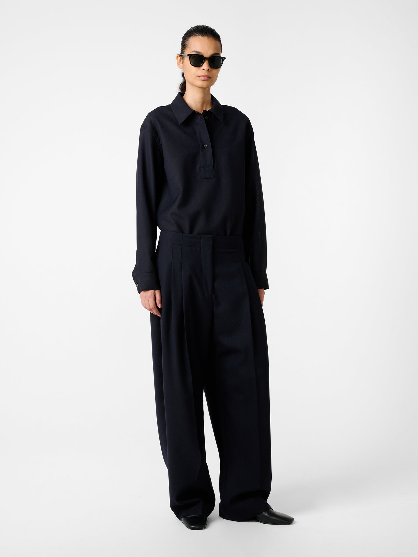 Lira Pant in Darkest Navy