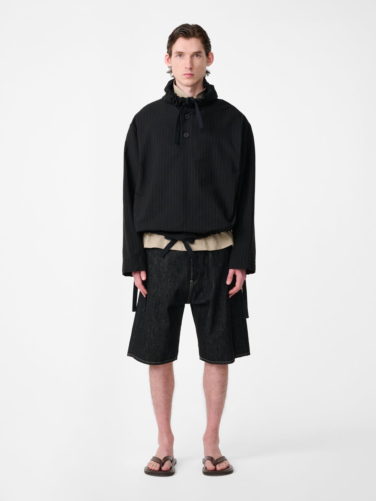 Marylebone Denim Short in Black / White Weft