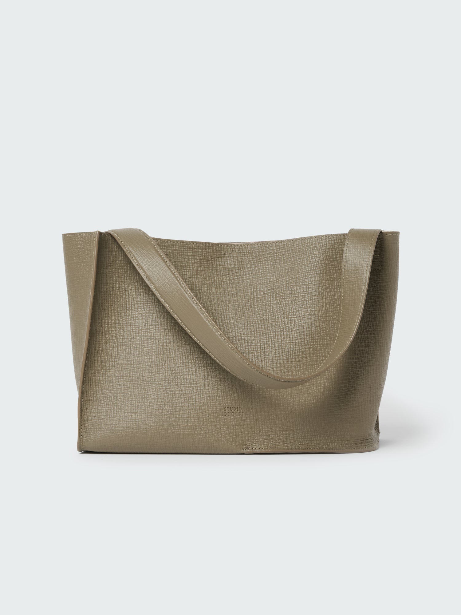 WOMEN'S BAGS AND LEATHER GOODS