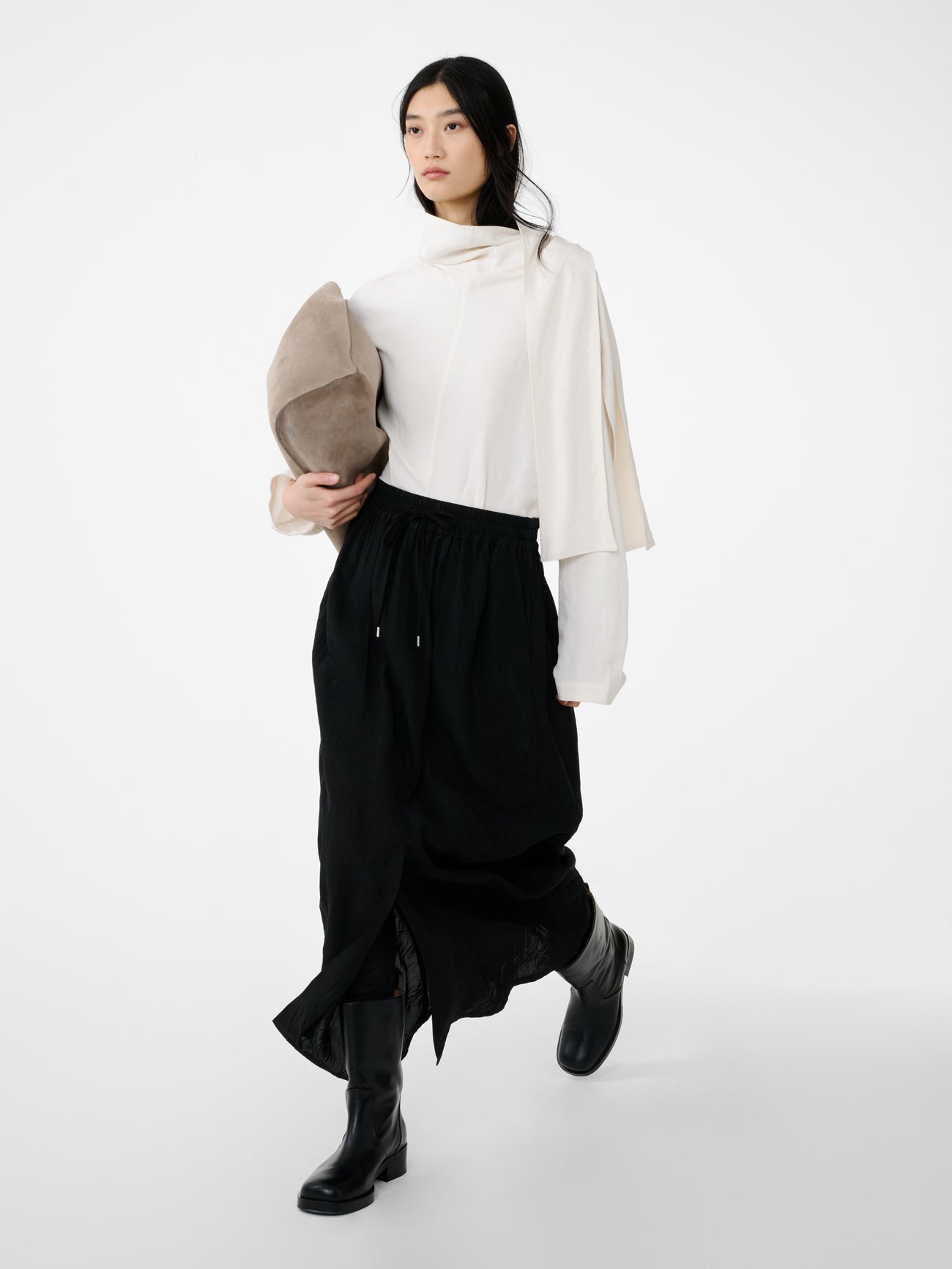 Oates Skirt in Darkest Black