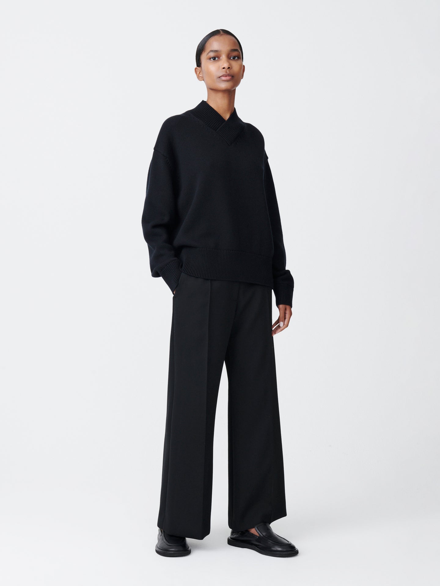 Sydney Viscose Pant in Darkest Navy