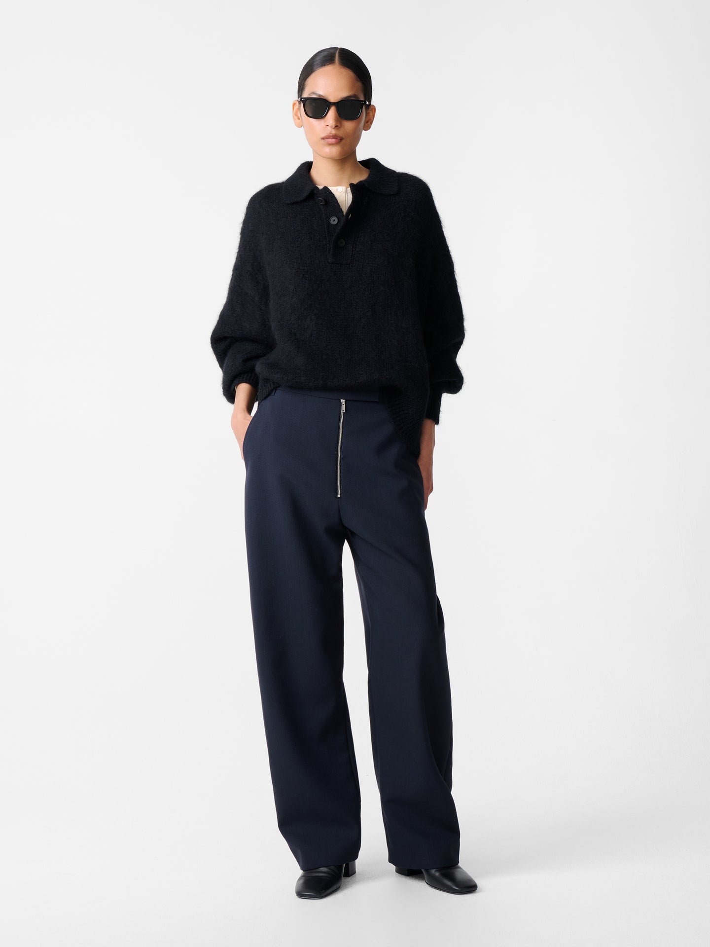 Trouvi Pant in Darkest Navy