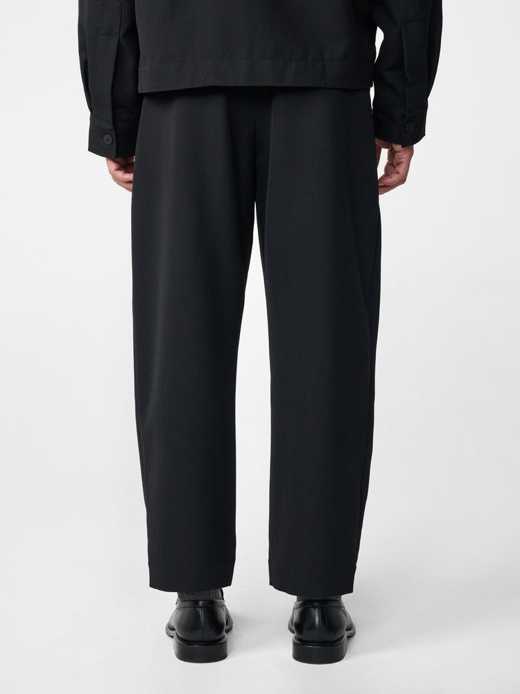 Tuck Pleated Pant in Black