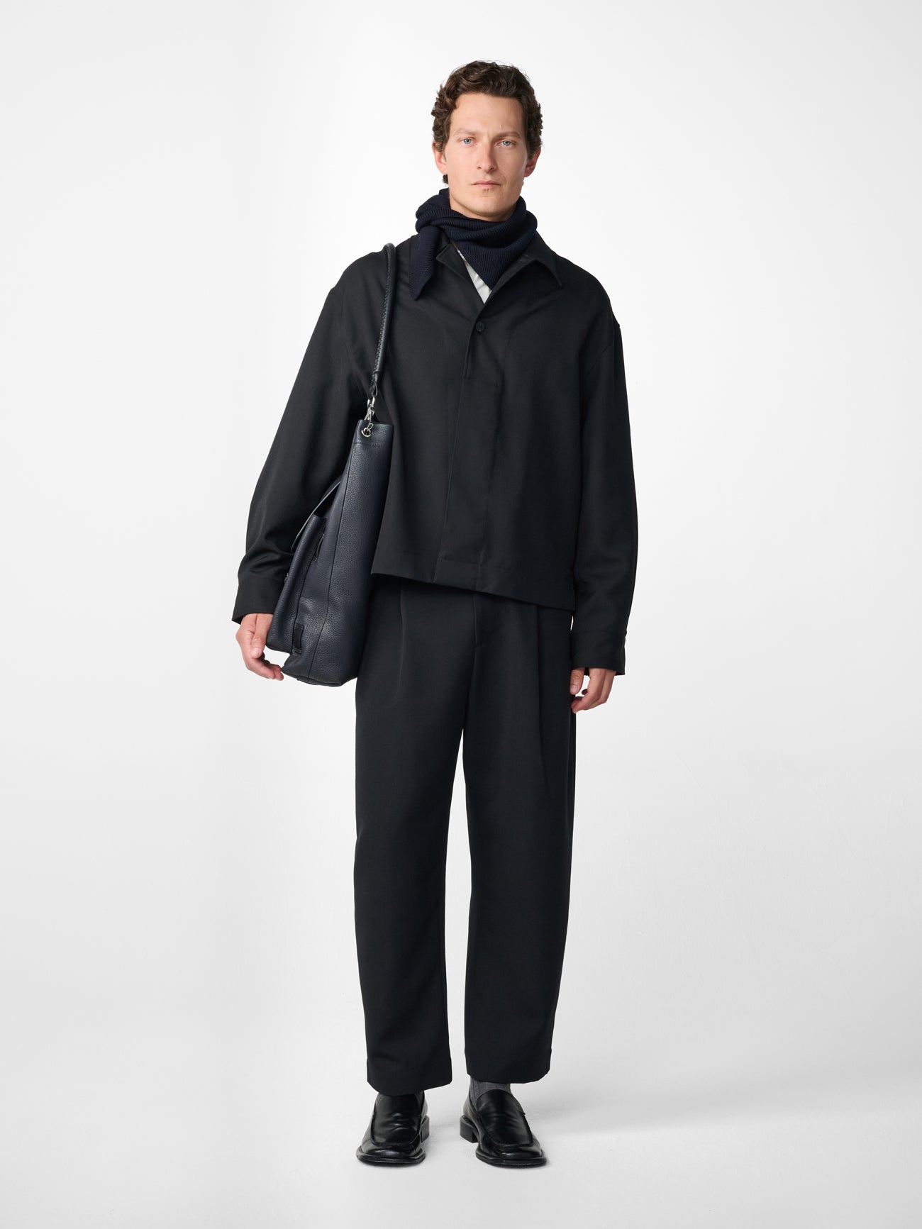 Tuck Pleated Pant in Black